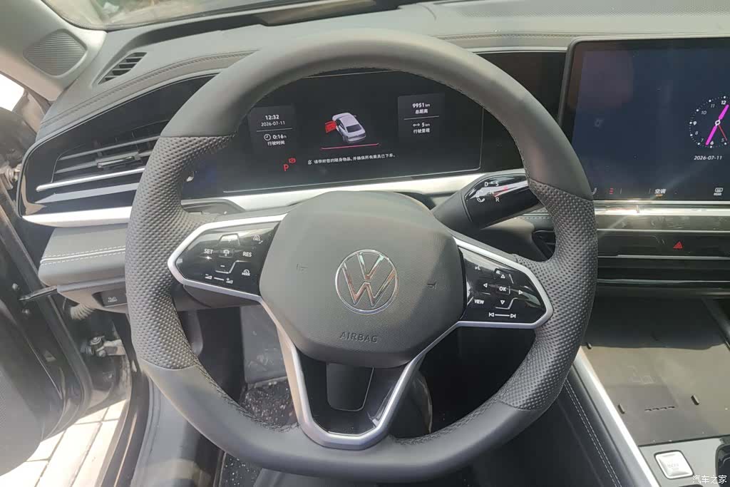 Volkswagen Passat, 2025 15