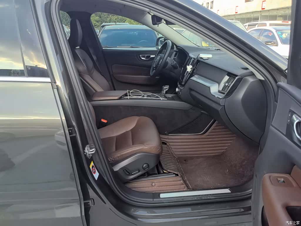 Volvo XC60, 2019 25