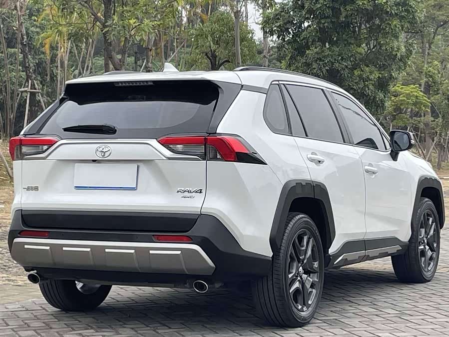 Toyota RAV4 2023, фото 8