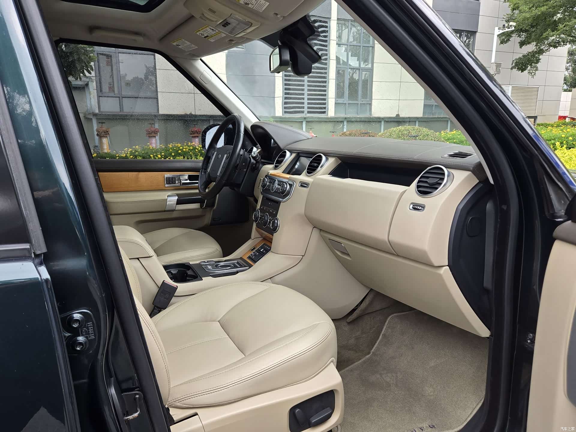 Land Rover Discovery, 2015 все фото