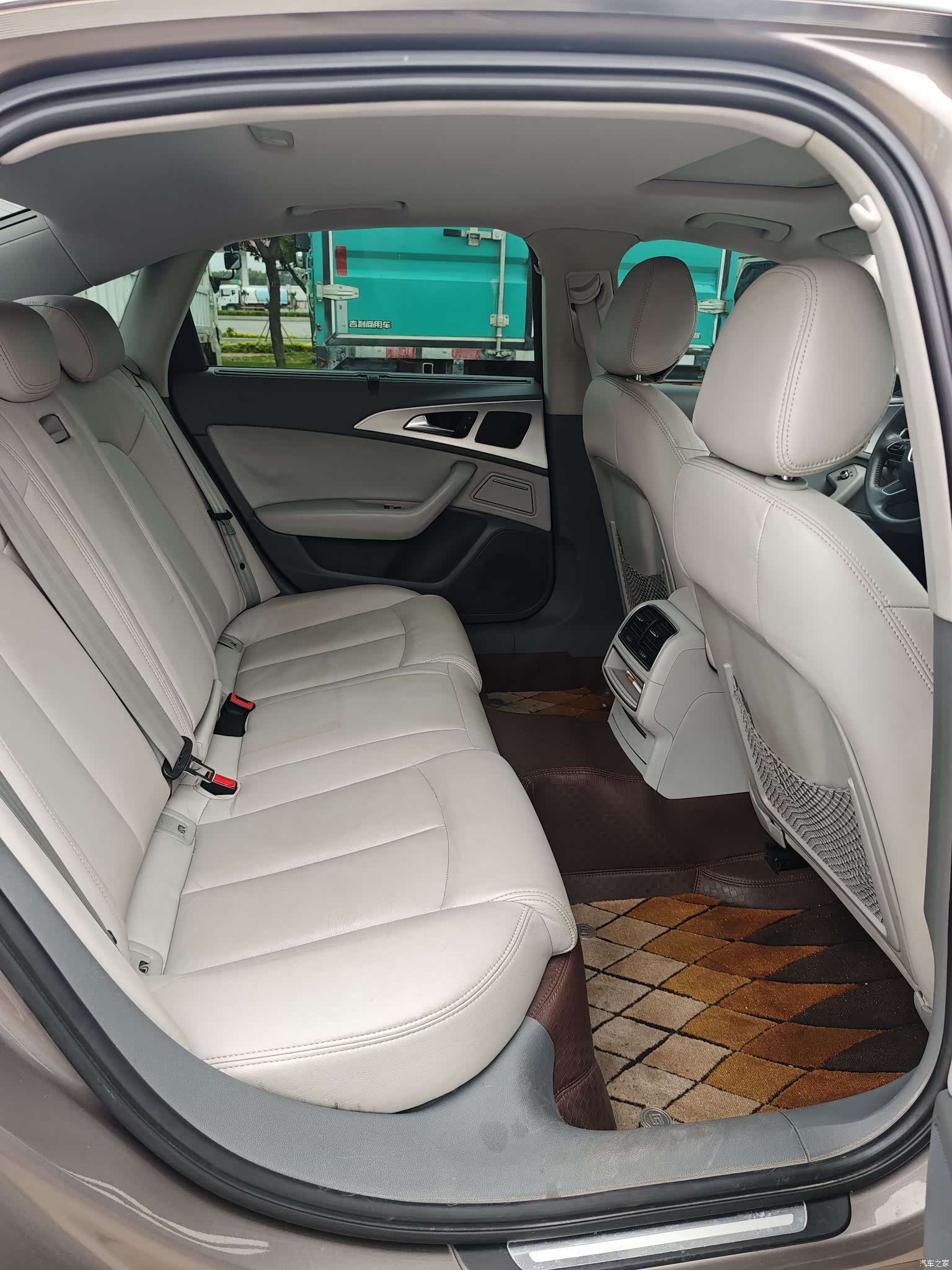Audi A6L, 2012 11