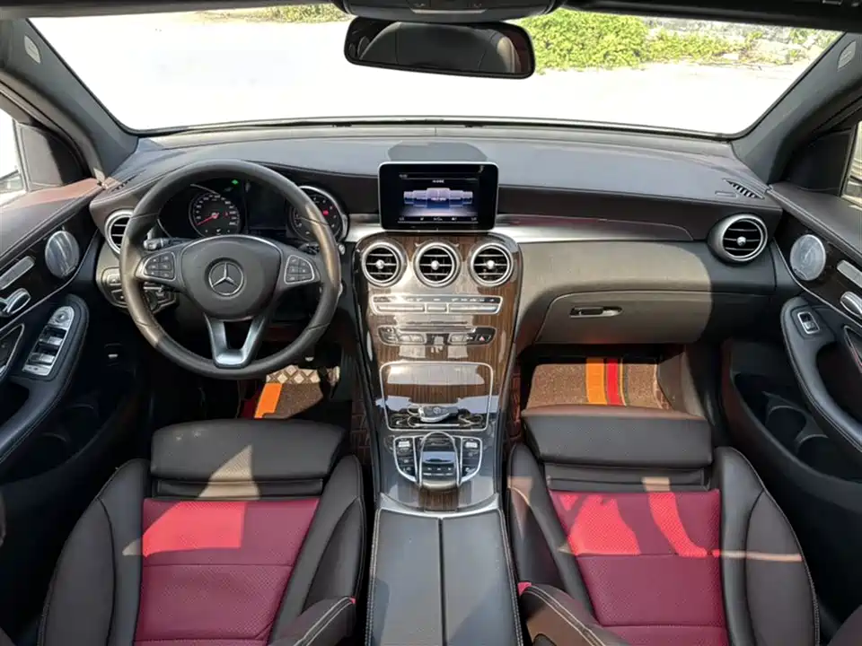 Mercedes-Benz GLC Mercedes-Benz GLC