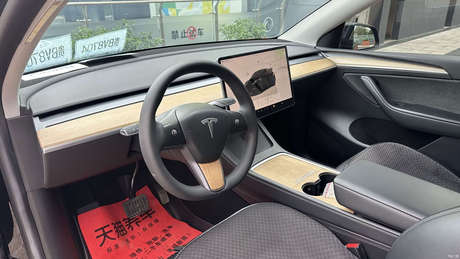 Tesla Model Y, 2022 все фото