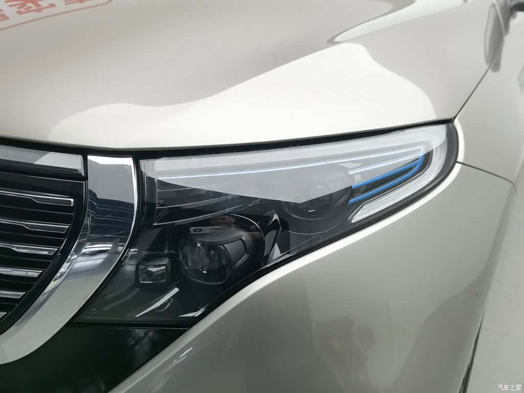 Mercedes-Benz EQC, 2021 7