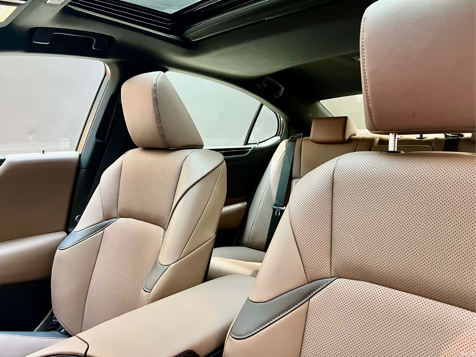 Lexus ES, 2024 14