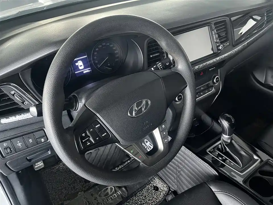 Hyundai Name picture