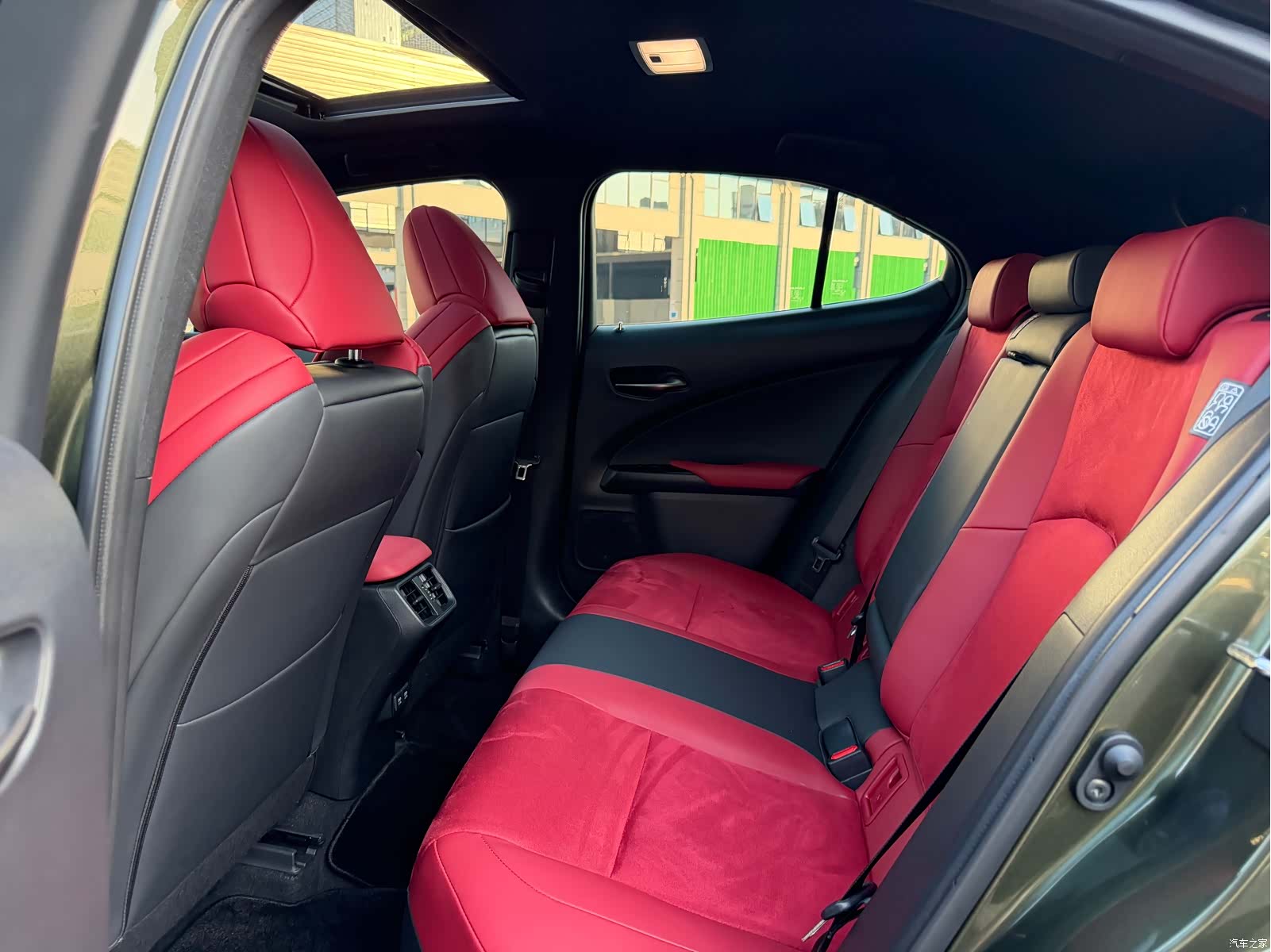 Lexus UX, 2020 все фото