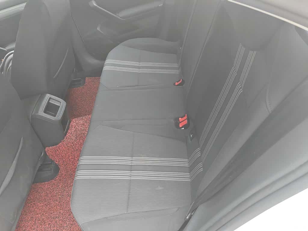 Volkswagen Lamando, 2016 13