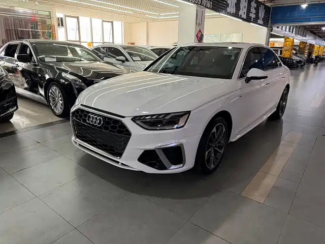 Audi A4L 2021 — купить из Китая под заказ