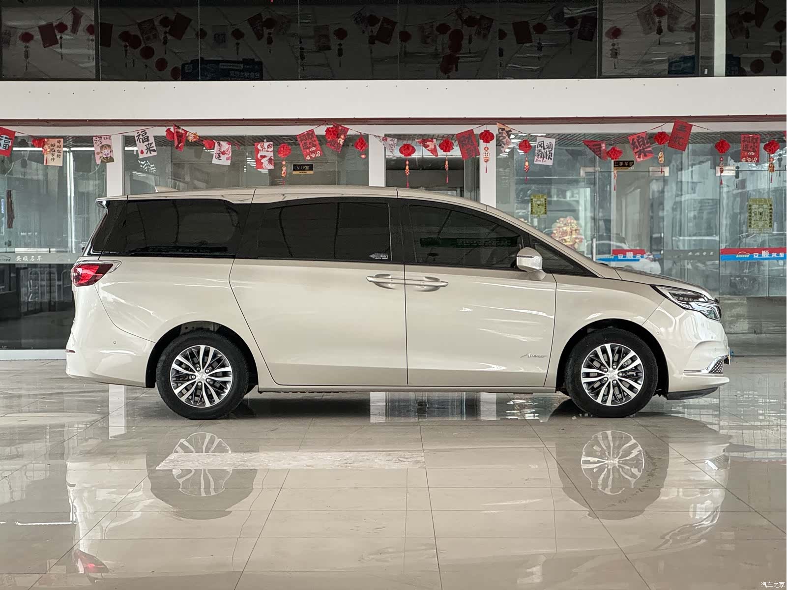 Buick GL8, 2020 все фото