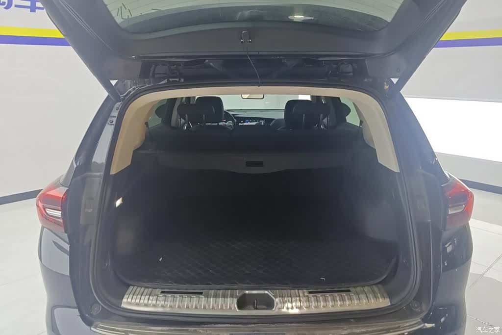Buick Envision Plus, 2022 4