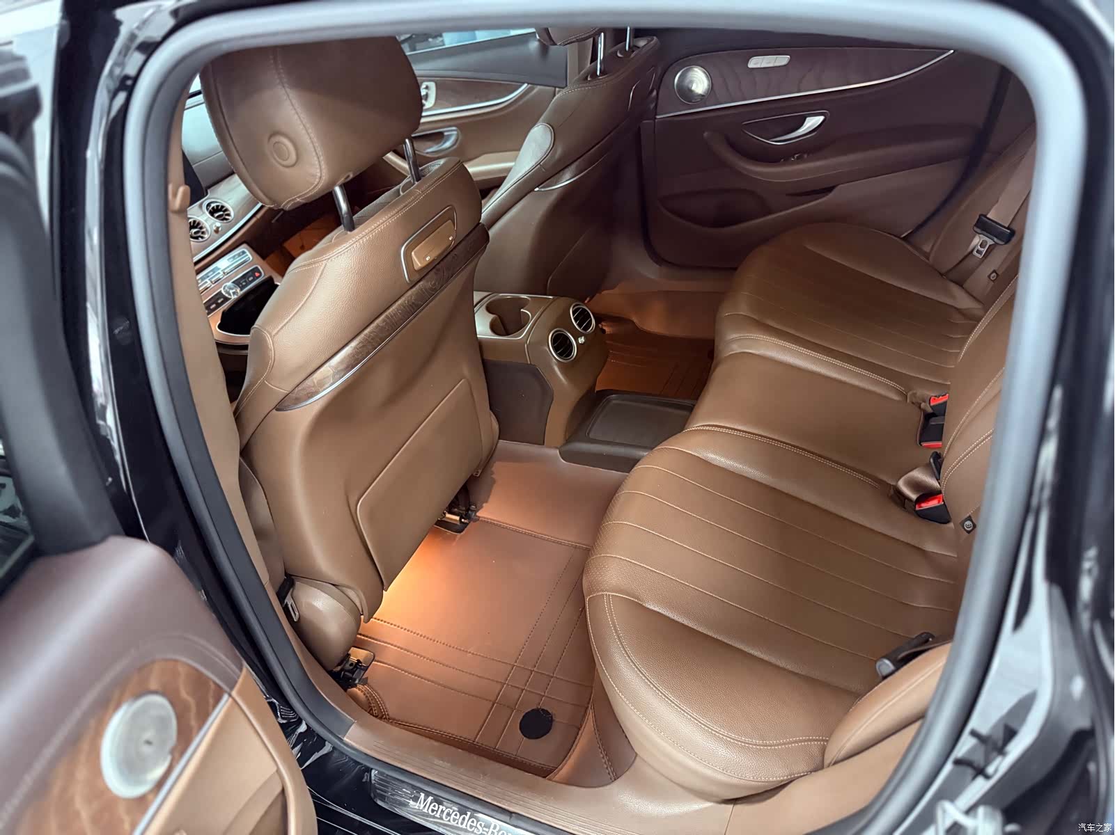 Mercedes-Benz E-Class, 2019 12