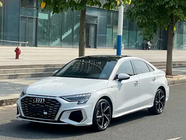 Audi A3 2022 — купить из Китая под заказ