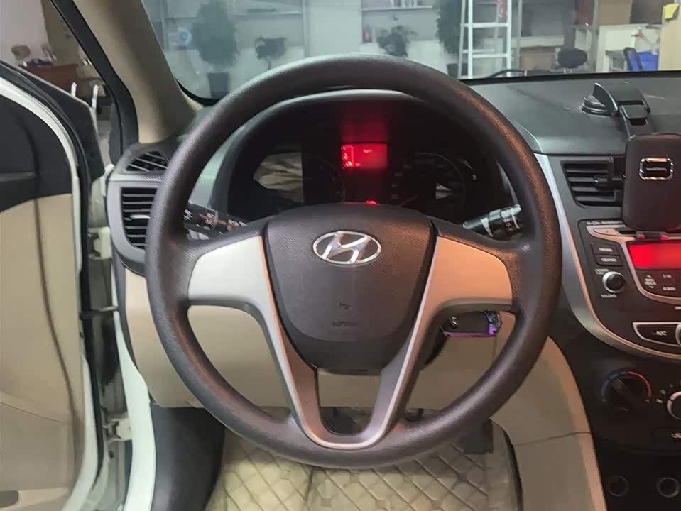 Hyundai Rena