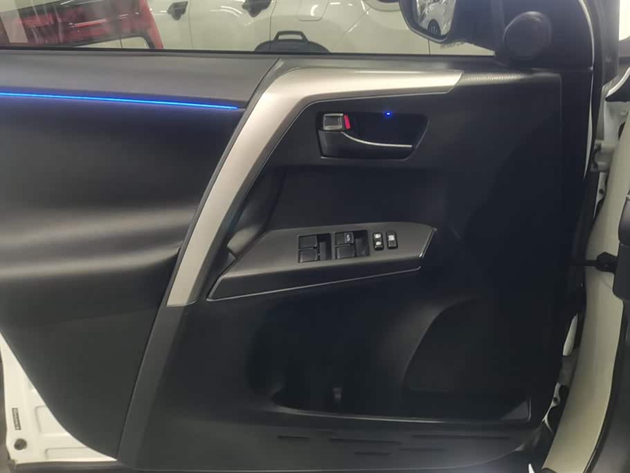 Toyota RAV4 Rongfang