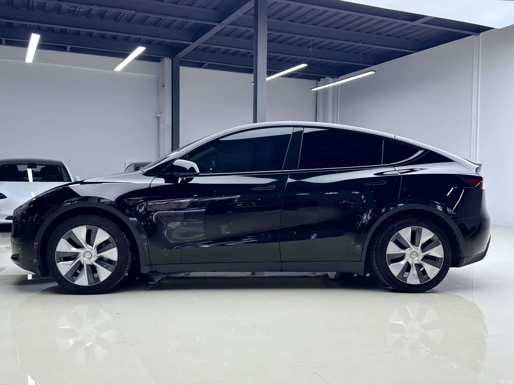 Tesla Model Y, 2022 2