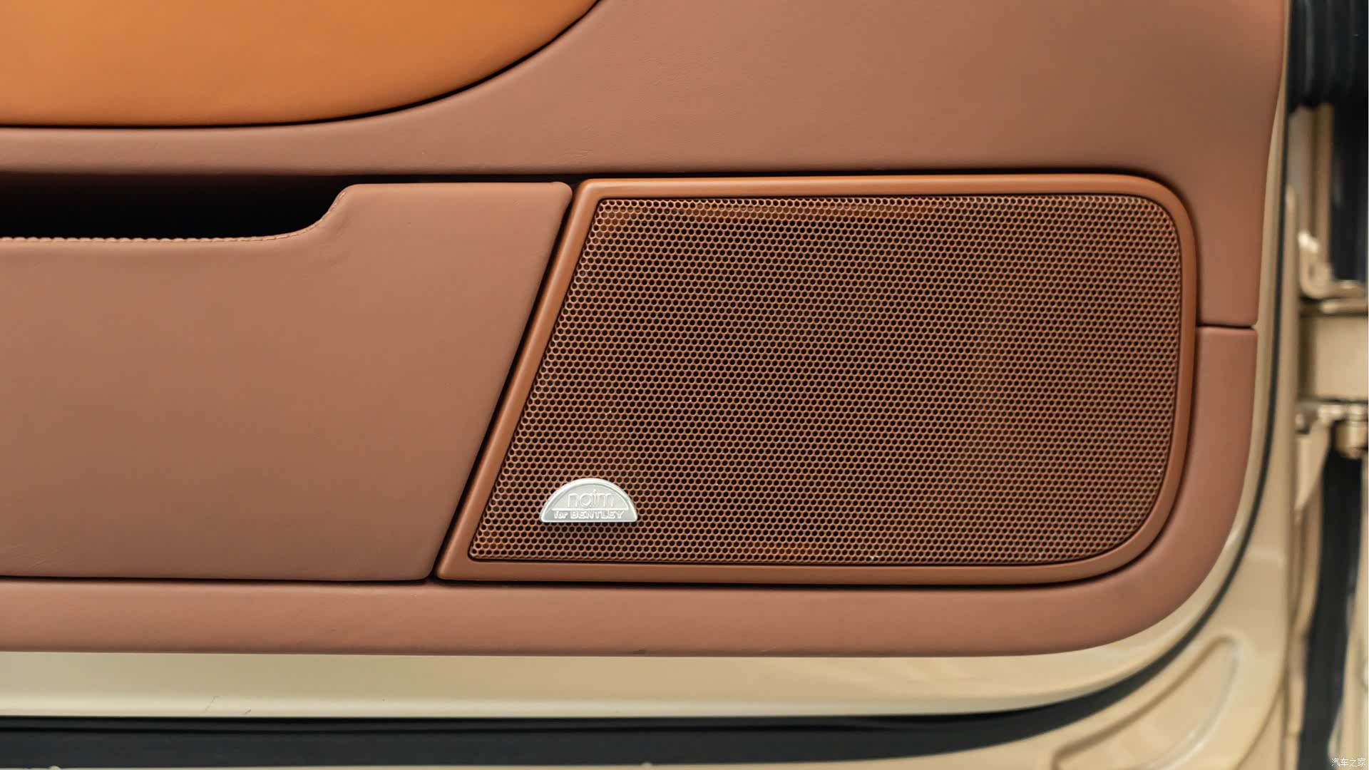Bentley Flying Spur, 2011 13