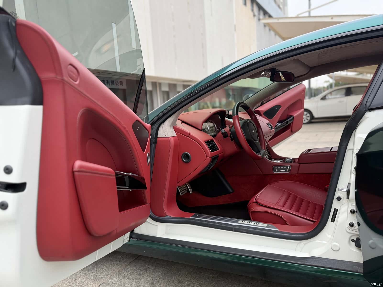 Aston Martin Rapide, 2019 7