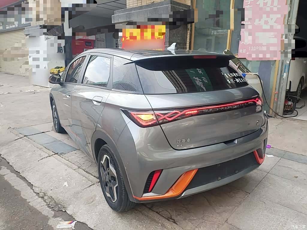 BYD Dolphin, 2022 все фото