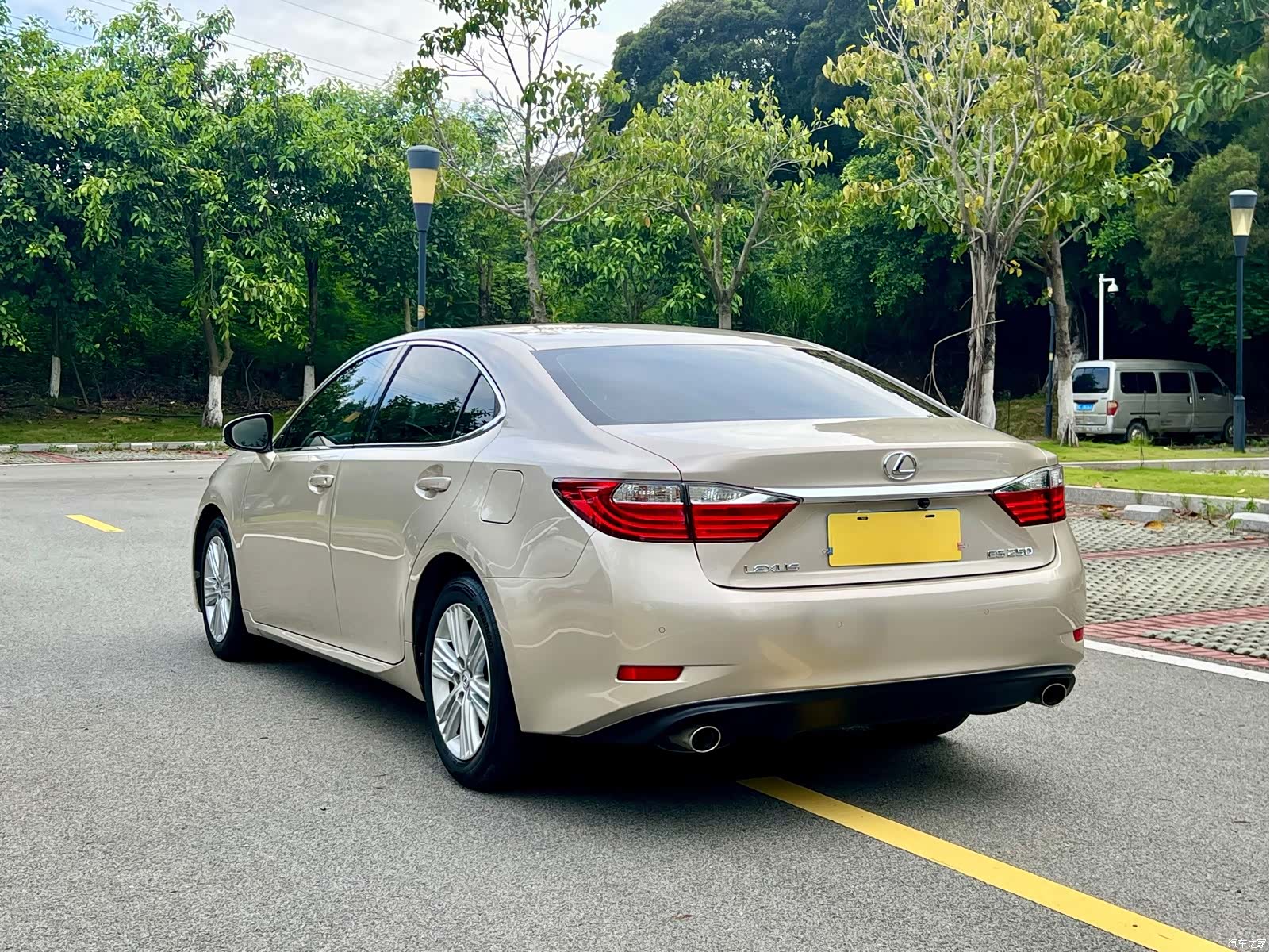 Lexus ES, 2016 все фото