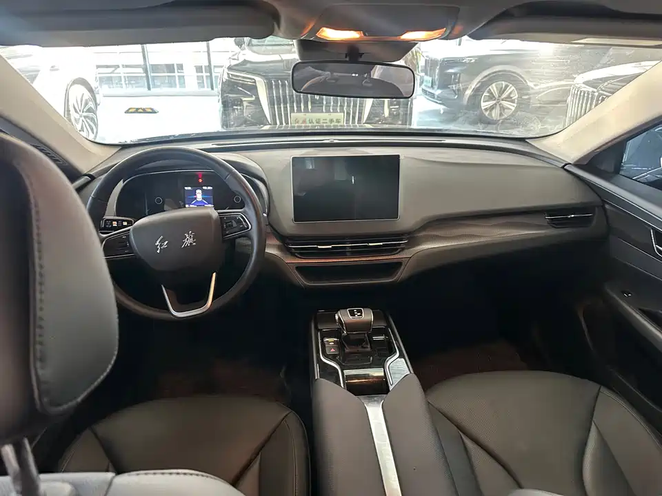 Hongqi E-QM5