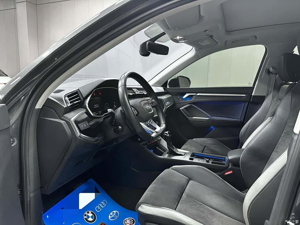 Audi Q3, 2022 10