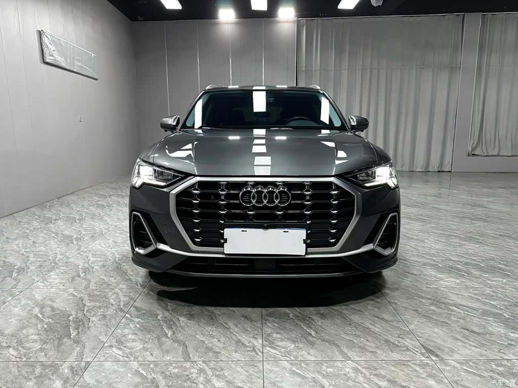 Audi Q3, 2022 4