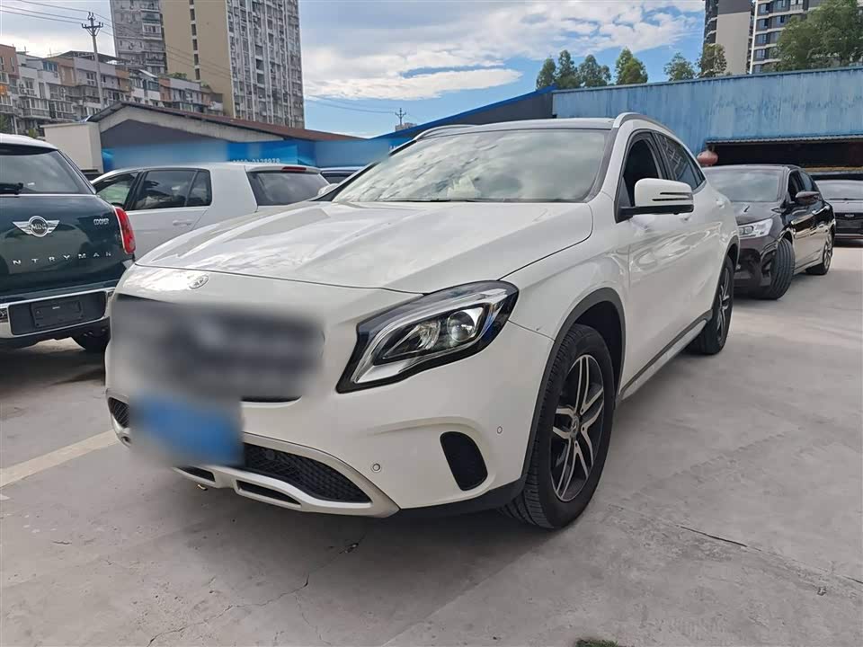 Mercedes-Benz GLA