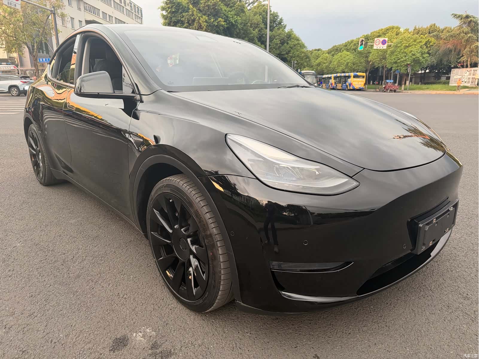 Tesla Model Y, 2021 3