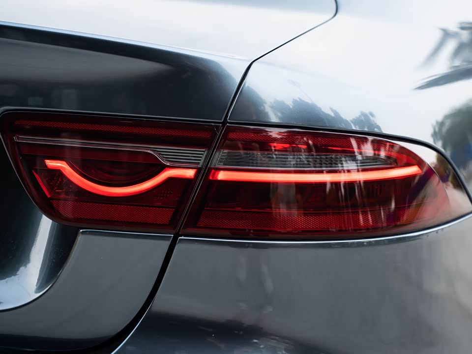 Jaguar XEL Jaguar XEL