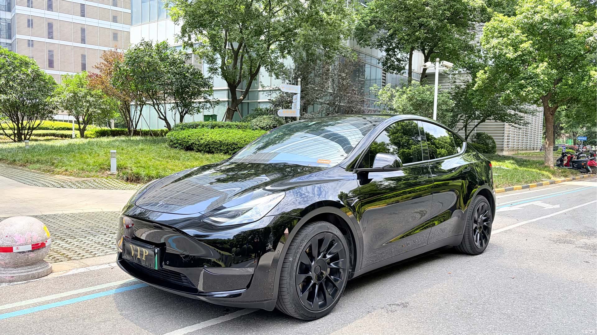Tesla Model Y, 2022 1