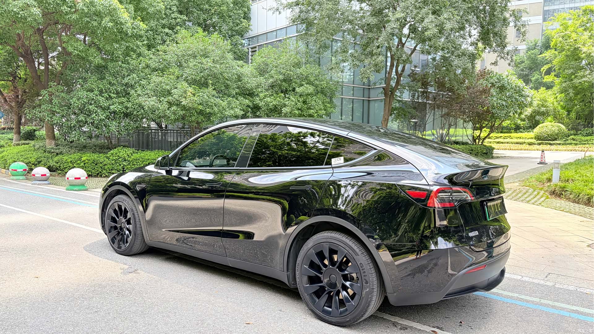 Tesla Model Y, 2022 все фото