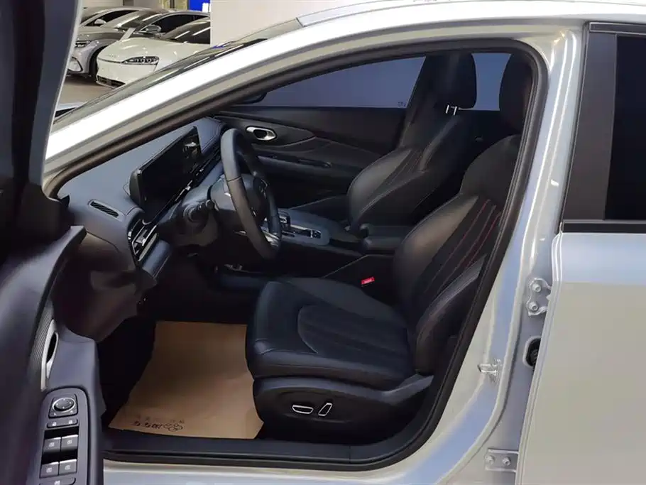 Trumpchi Shadow Leopard