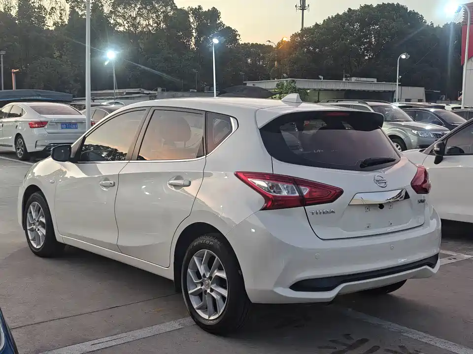 Nissan TIIDA