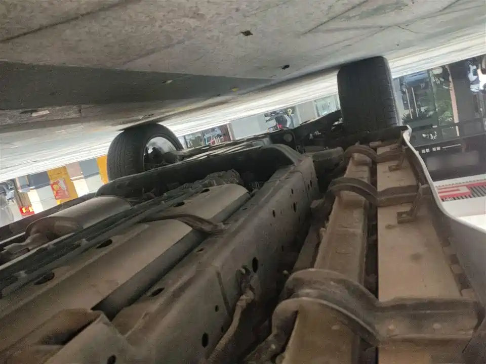 CrossBoundary Co-creation tank 300