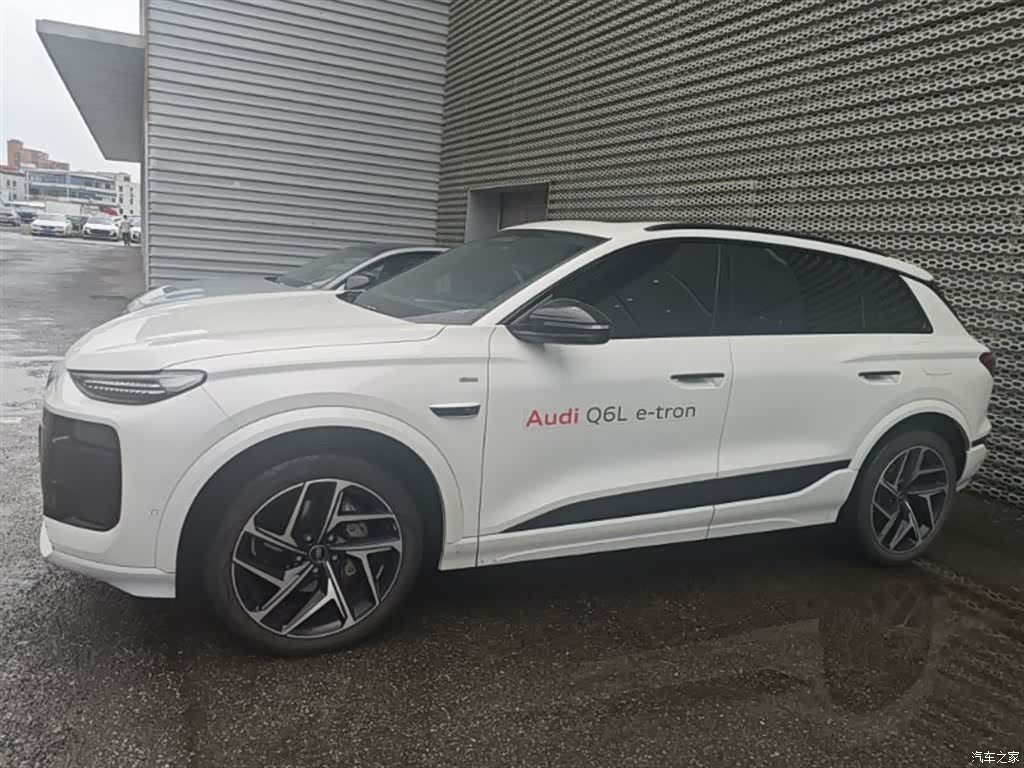 Audi e-tron, 2025 2