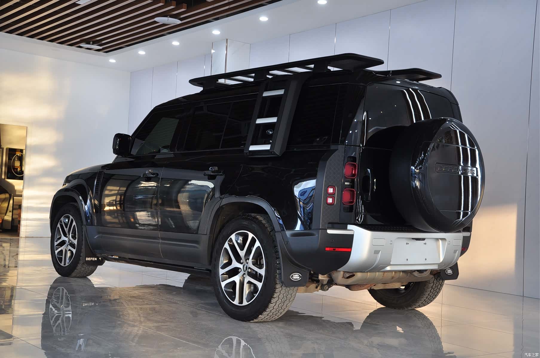 Land Rover Defender, 2021 4
