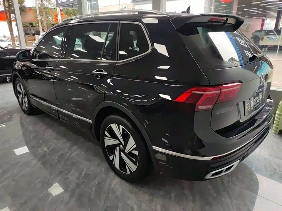 Volkswagen Tiguan L