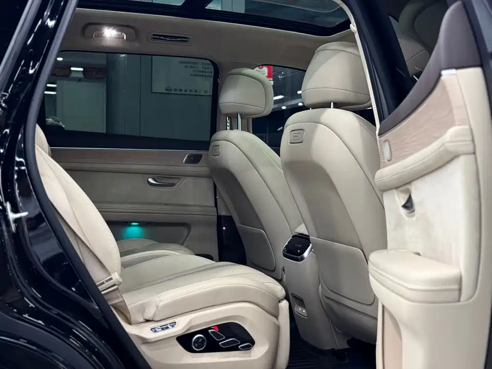 AITO Ask the world M7