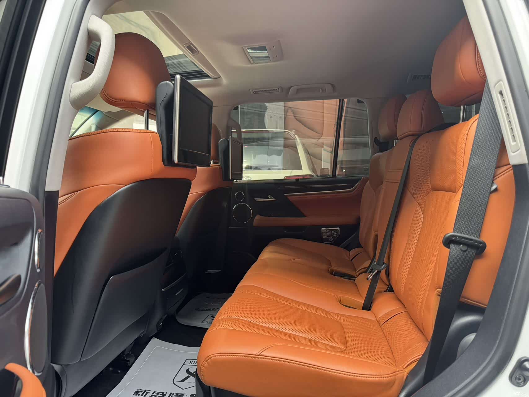 Lexus LX, 2020 8