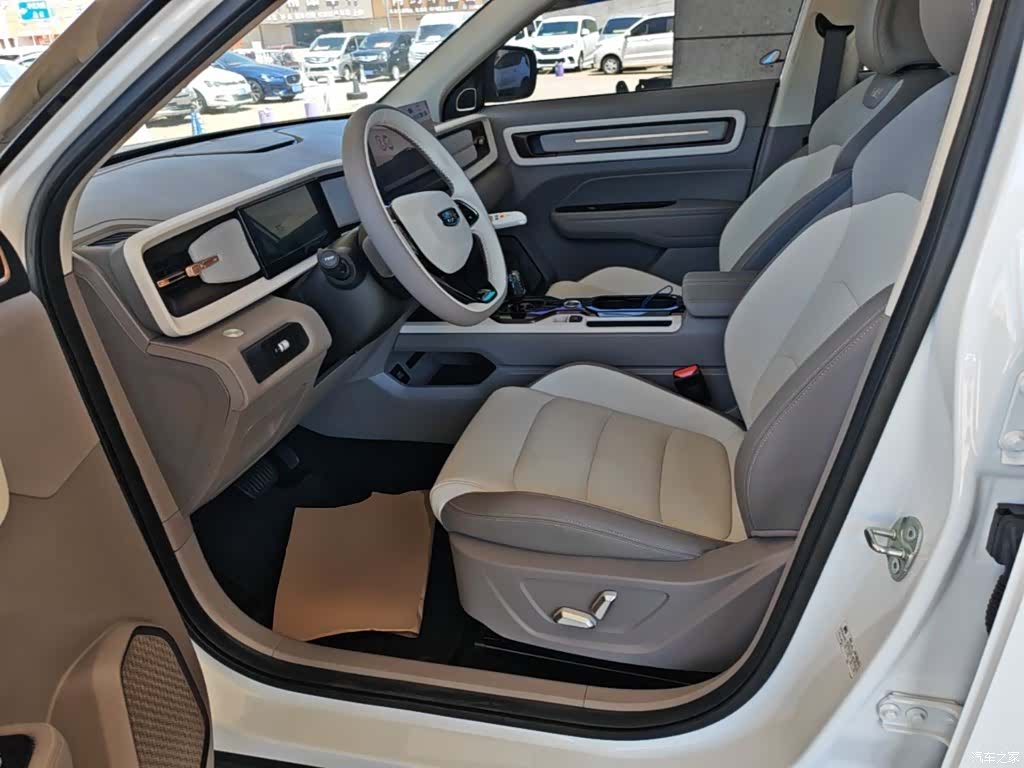 Geely Icon, 2025 15