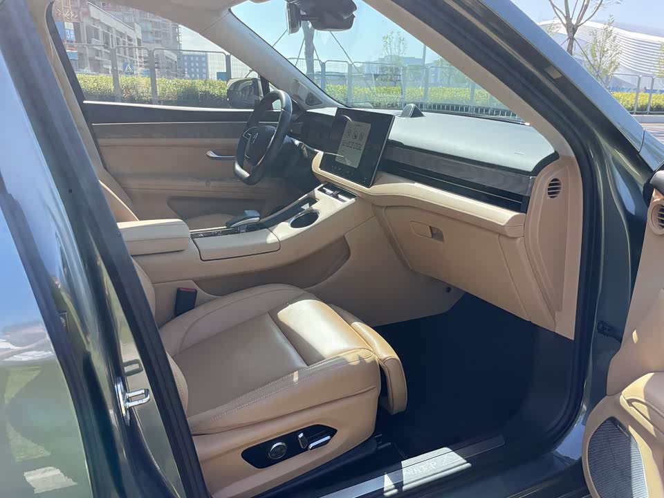 AITO Ask the world M5