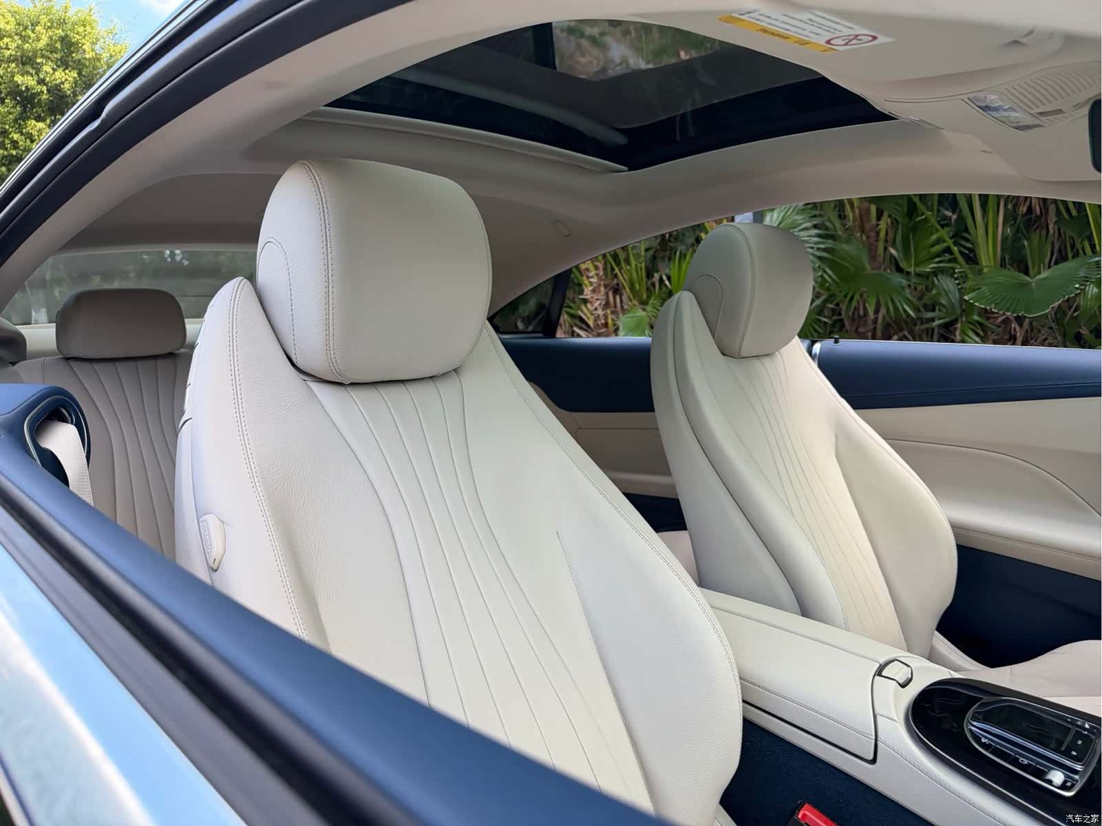 Mercedes-Benz E-Class, 2022 14