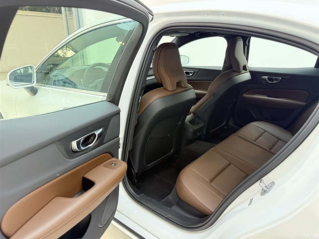 Volvo S60, 2025 15