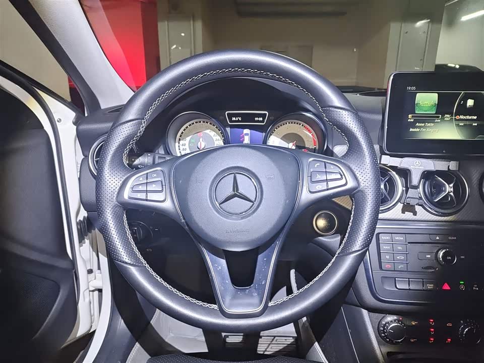 Mercedes-Benz GLA