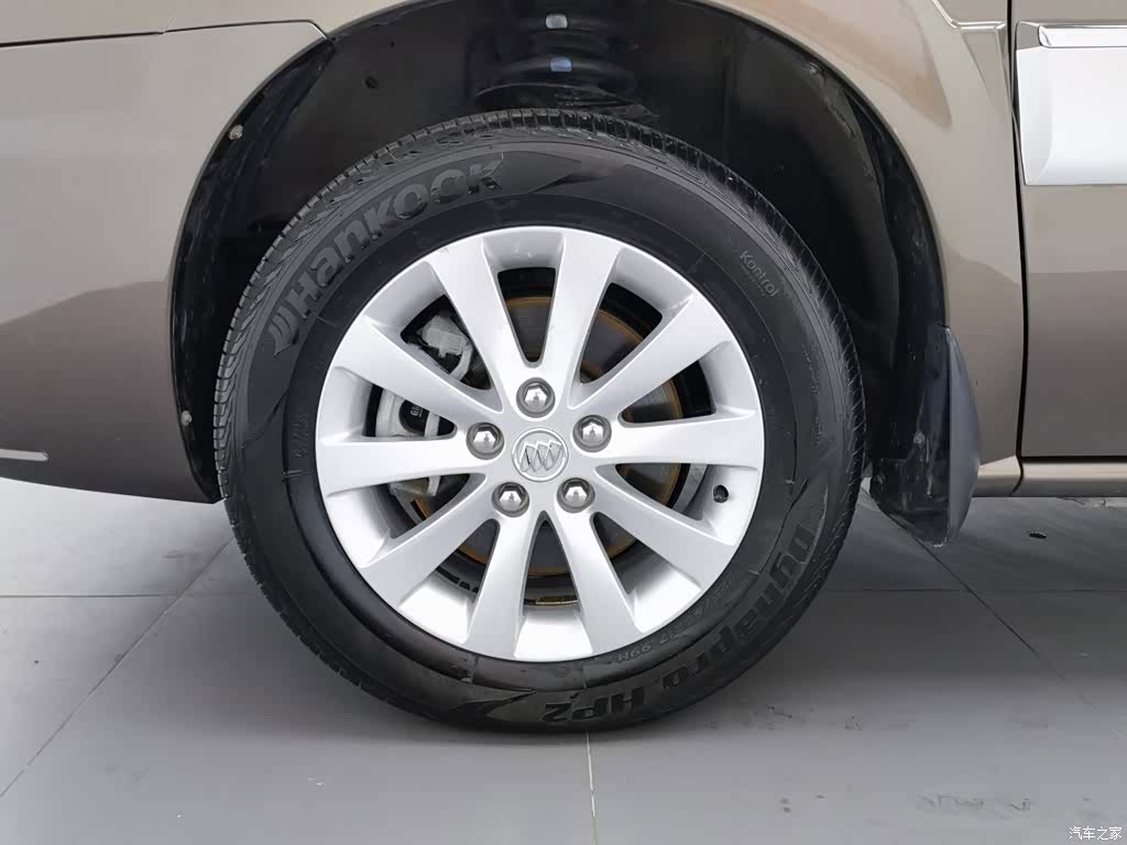 Buick GL8, 2015 17