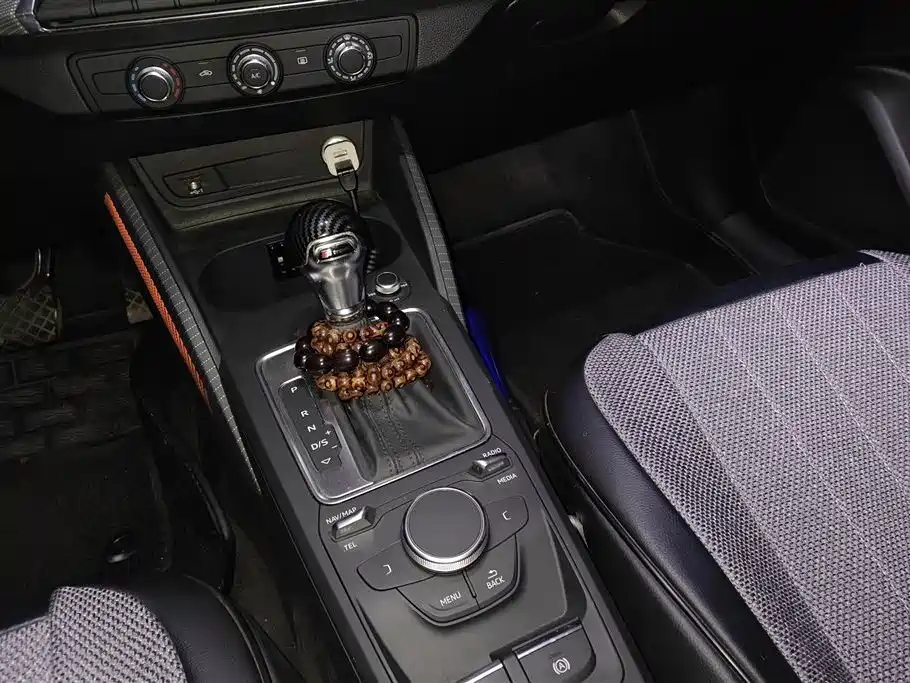 Audi Q2L Audi Q2L