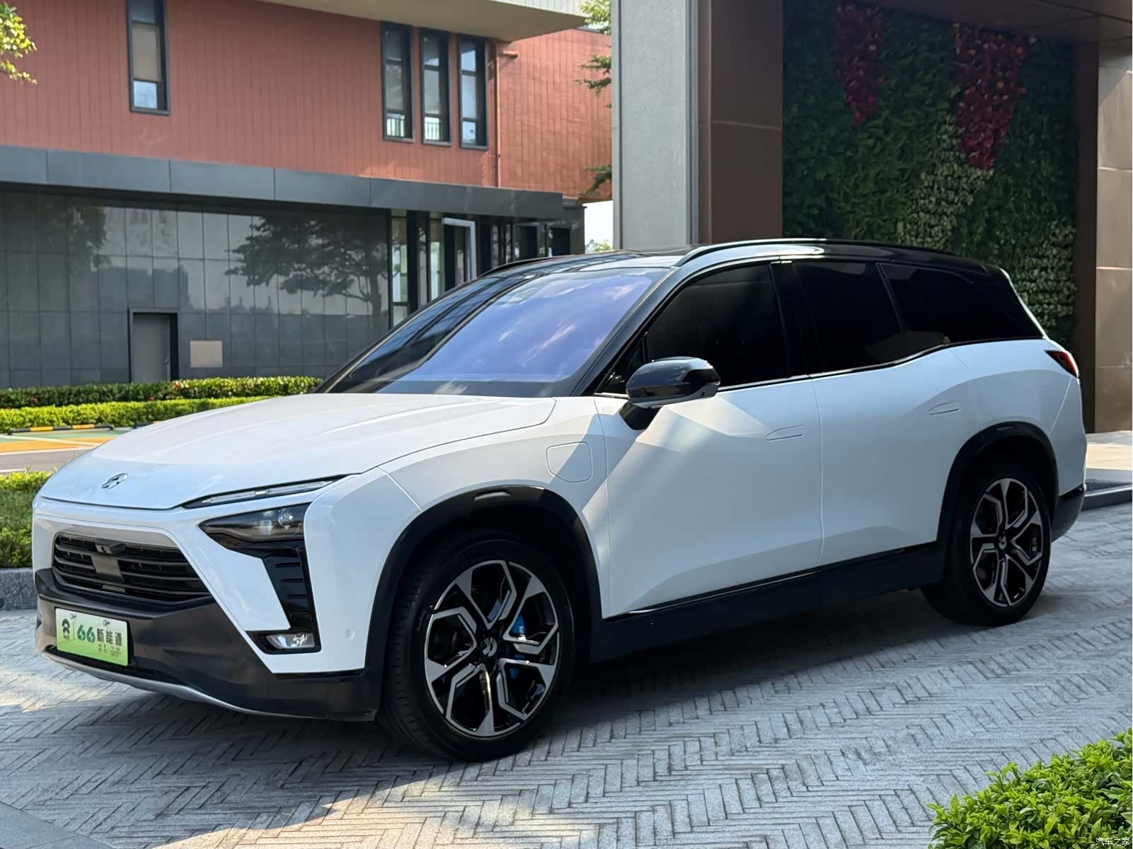 NIO ES8, 2022 4