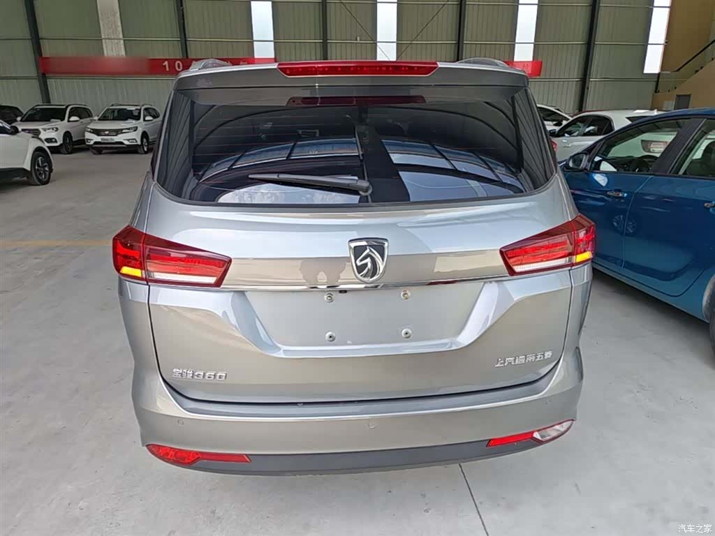 Wuling 360, 2018 6