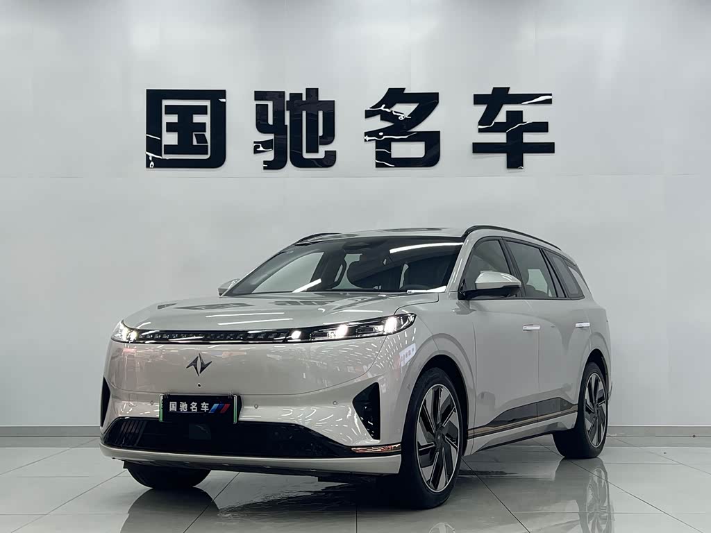 Dongfeng eπ008